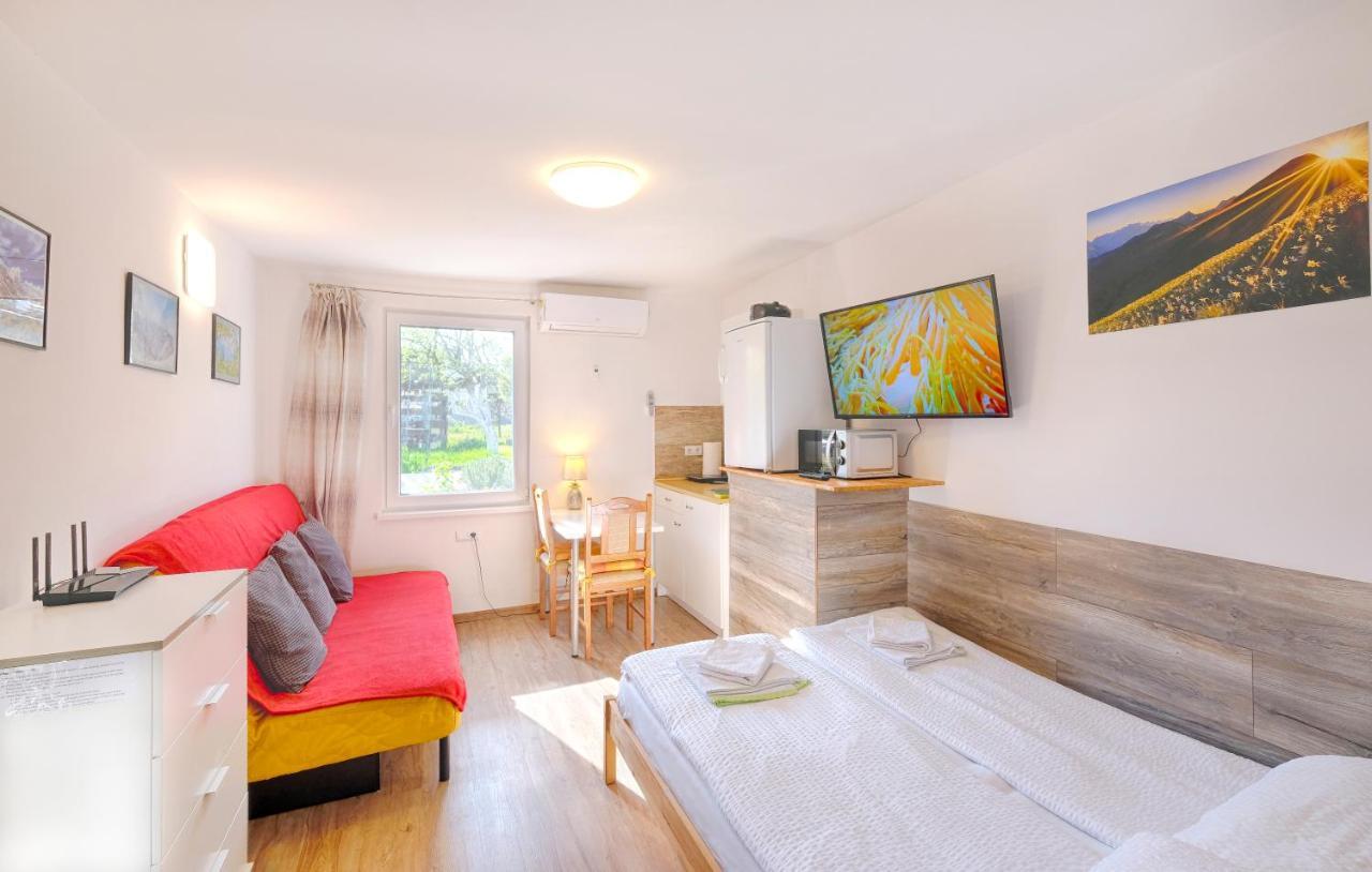 New Studio With Aircon & Free Parking Любляна Екстер'єр фото